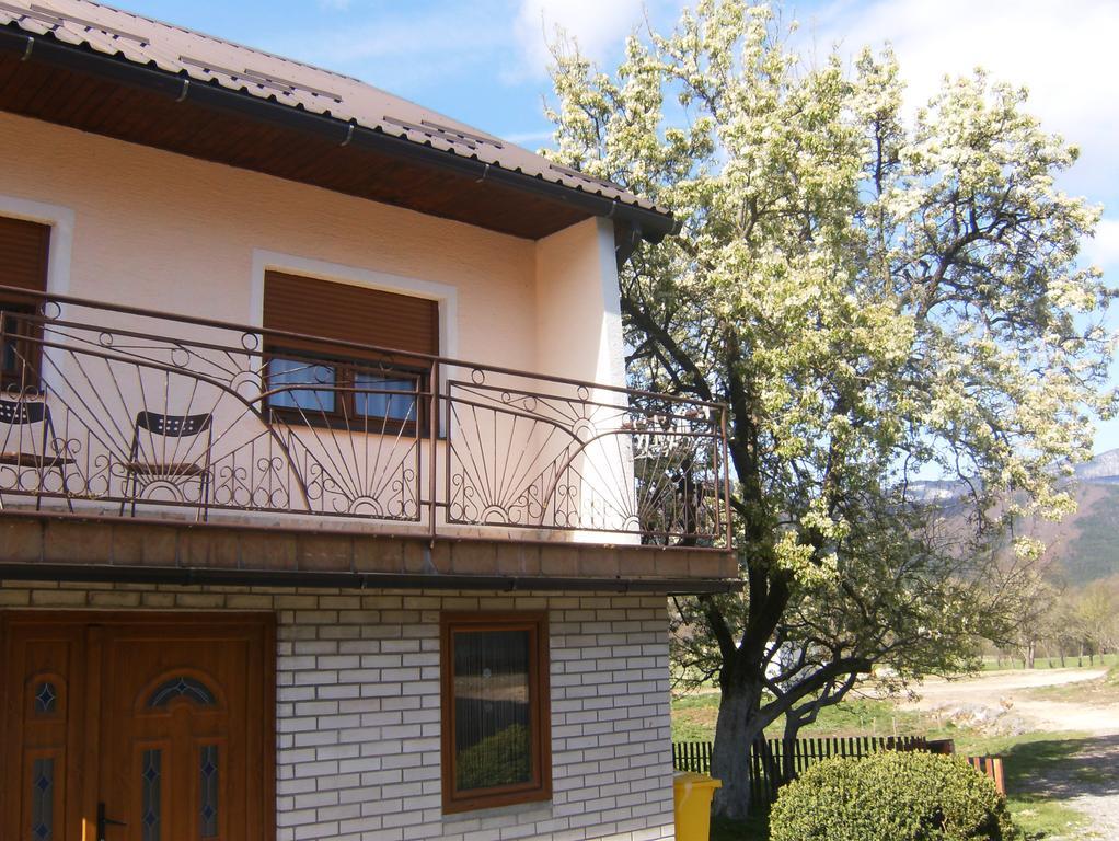 House Drakulic Hotel Кореница Екстериор снимка
