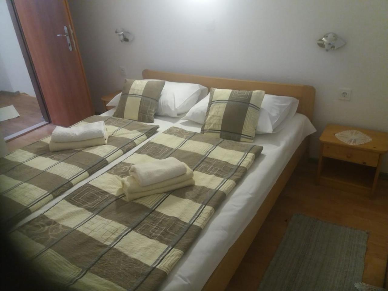 House Drakulic Hotel Кореница Екстериор снимка