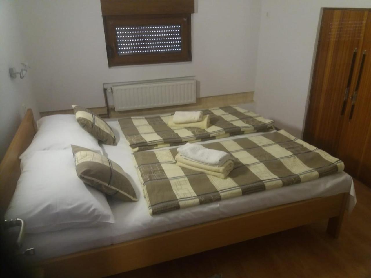 House Drakulic Hotel Кореница Екстериор снимка
